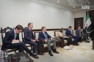 Maliye Bakanı Muhammed Yusr Barnieh'nin Şam'da Alman yatırımcı heyetiyle görüşmesi