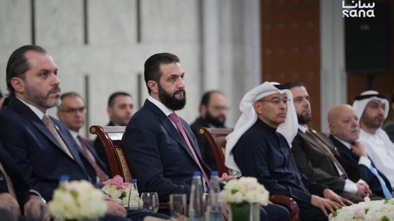 President Ahmed al-Sharaa and Mohamed Alabbar during the signing ceremony of the framework agreement with Eagle Hills at the People's Palace in Damascus